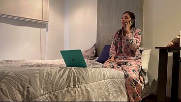 Tengo sexo lesbico en el cuarto y la ducha de mi amiga la casada